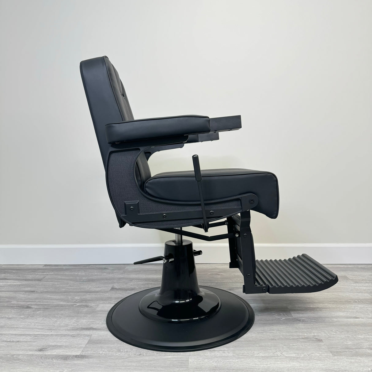 Vanguard Barber Chair